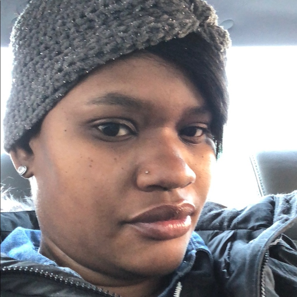 Meet your Posher, Deneise